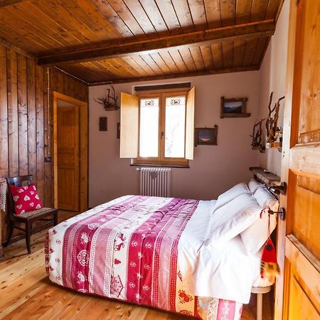 B & B La Guiette Casteldelfino Bagian luar foto