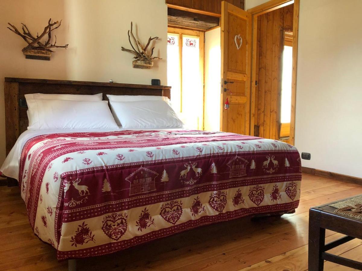 B & B La Guiette Casteldelfino Bagian luar foto