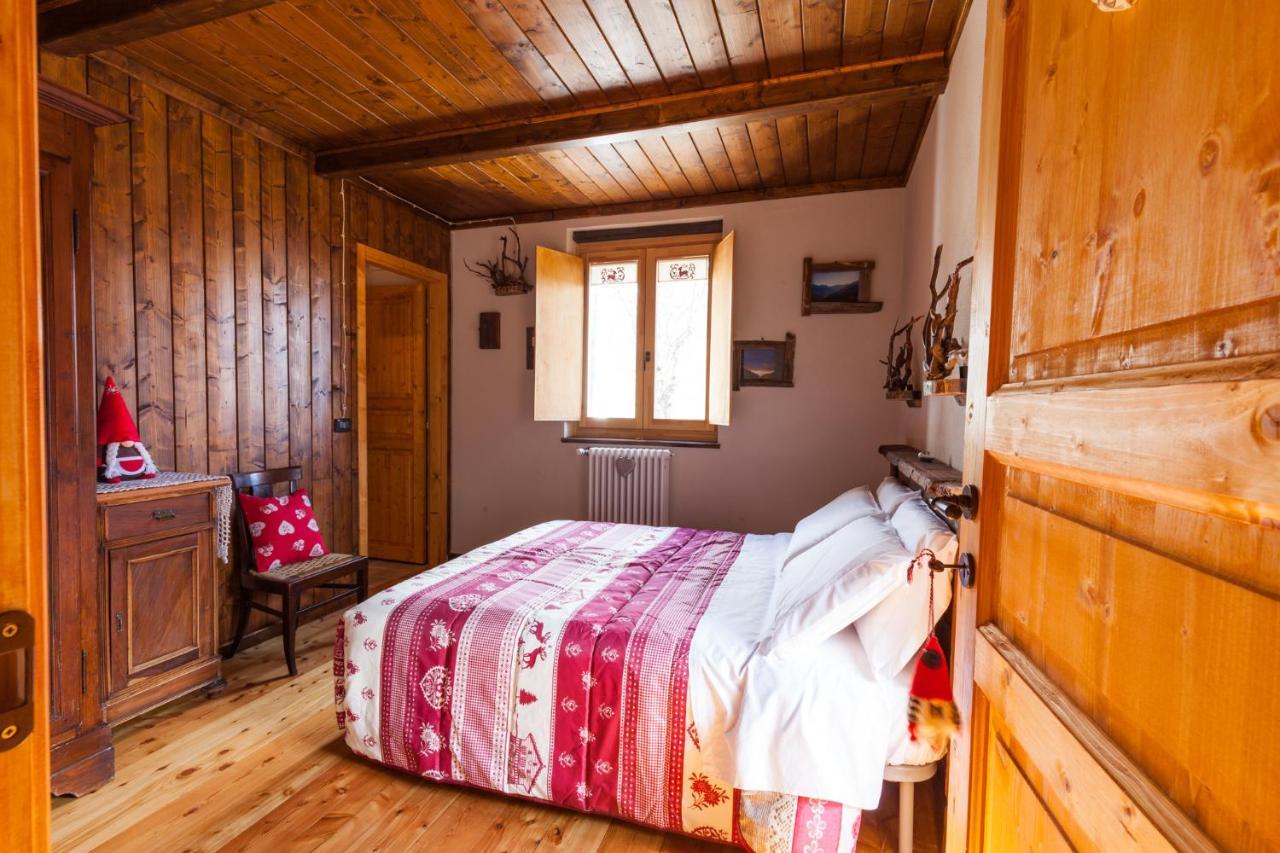 B & B La Guiette Casteldelfino Bagian luar foto